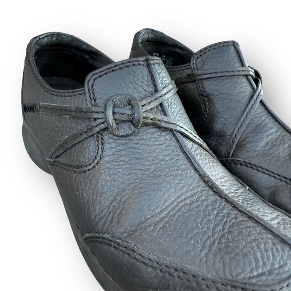 Clarks In Motion Kick Black Leather Slip on Loafers Shoes Women's size 8 - Picture 14 of 15